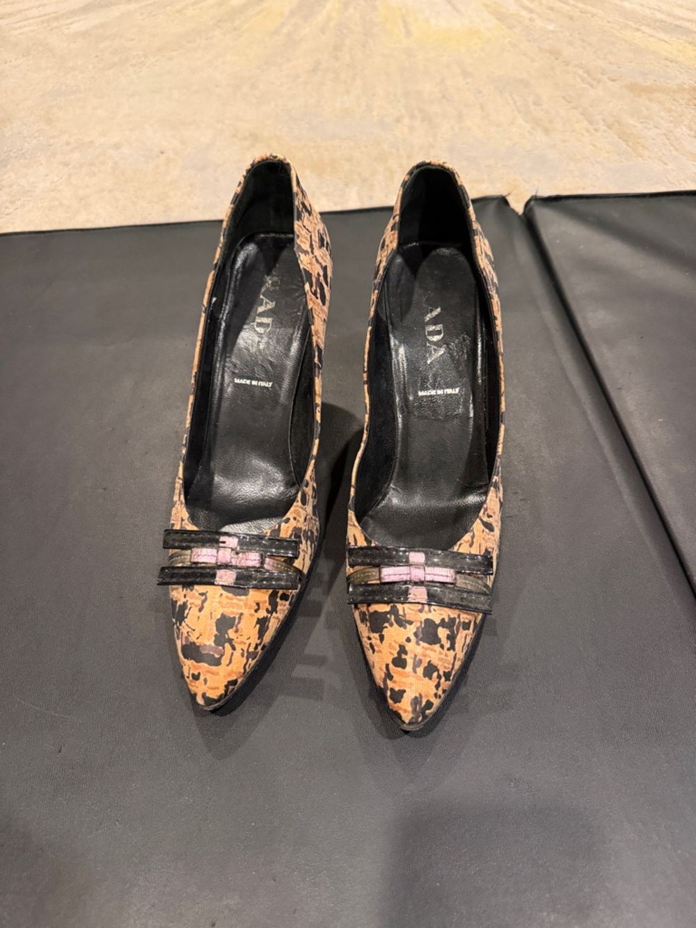 Prada Canvas Printed Pumps
Women's Size: 39.5 US size 8.5 GUC